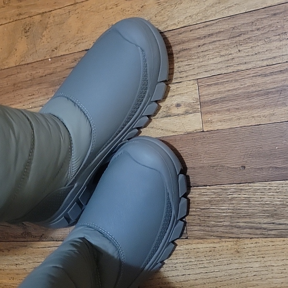 Hunter Boots - Picture 7 of 9